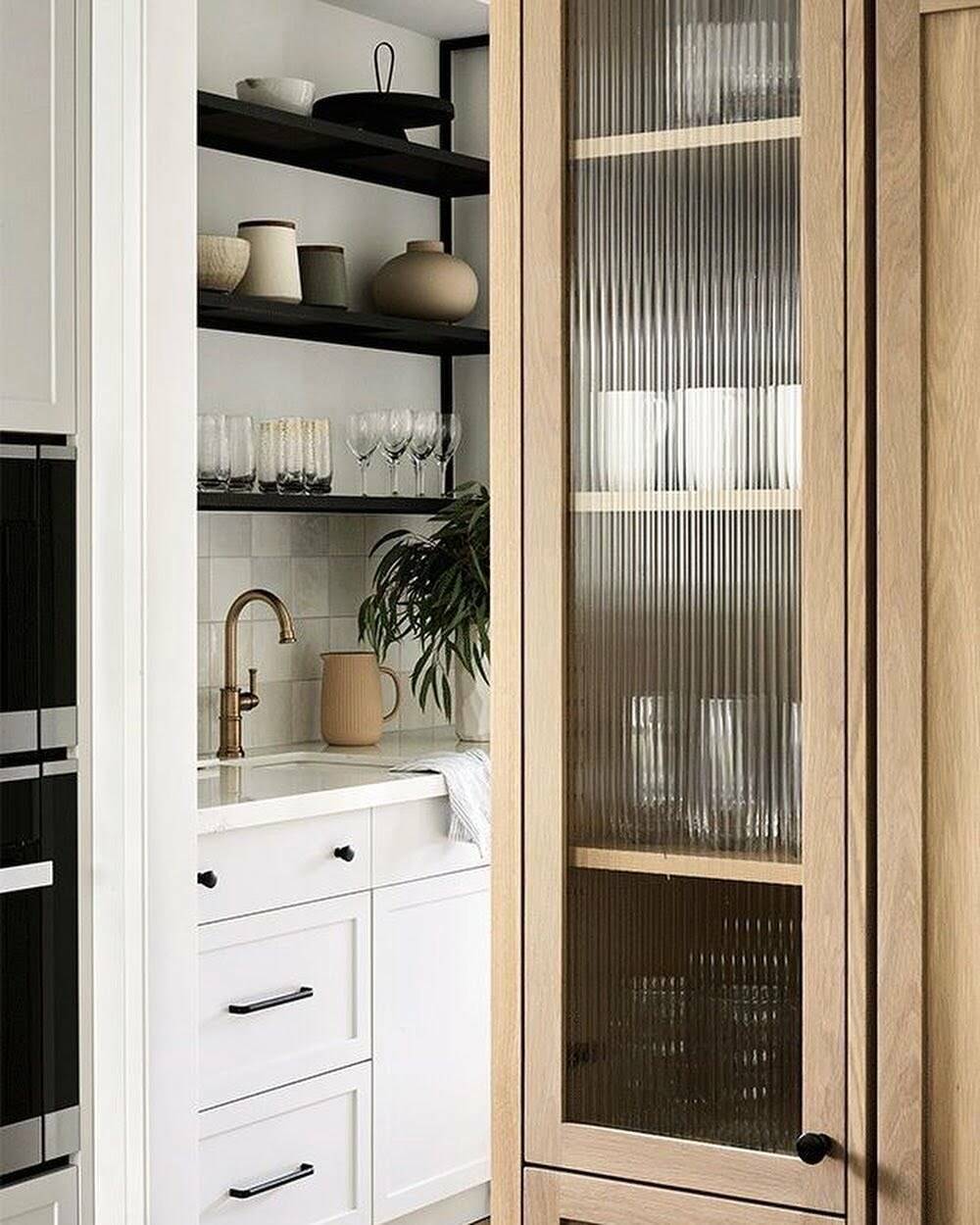 1/4" Reeded Glass Window Film