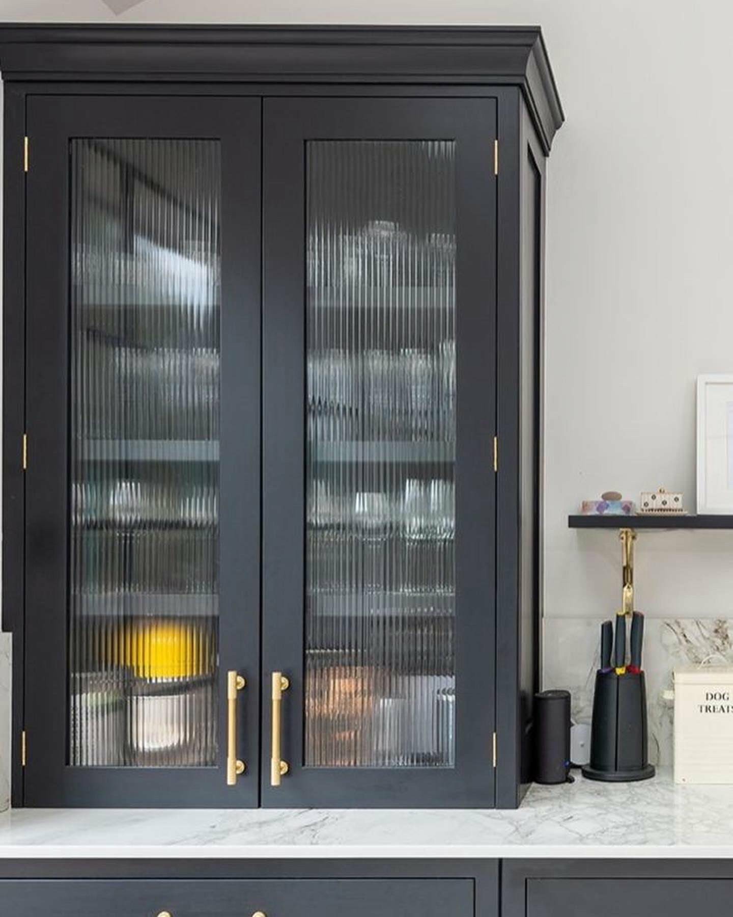 1/4" Reeded Glass Window Film